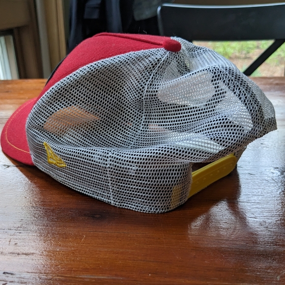 New Era RARE Iron Man Officially Licenced Trucker Cap - Picture 2 of 6